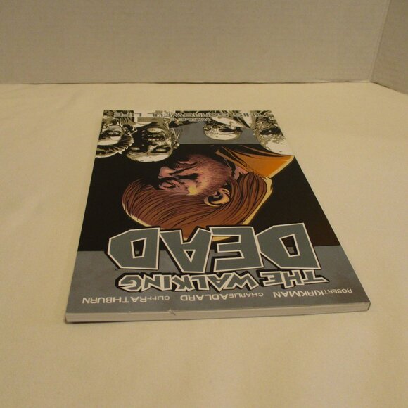 Walking Dead TPB Volume 6 Gray Black White Graphic Zombie Fighting Comic Book - Picture 12 of 14